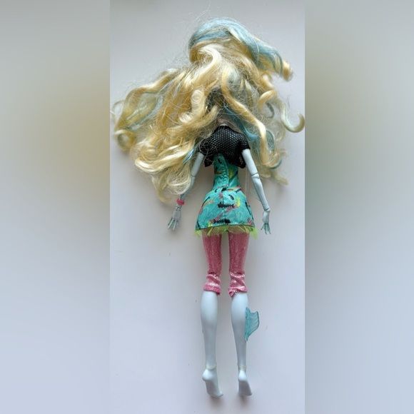 Monster High LAGOONA BLUE Picture Day Collectable Doll - Picture 3 of 7